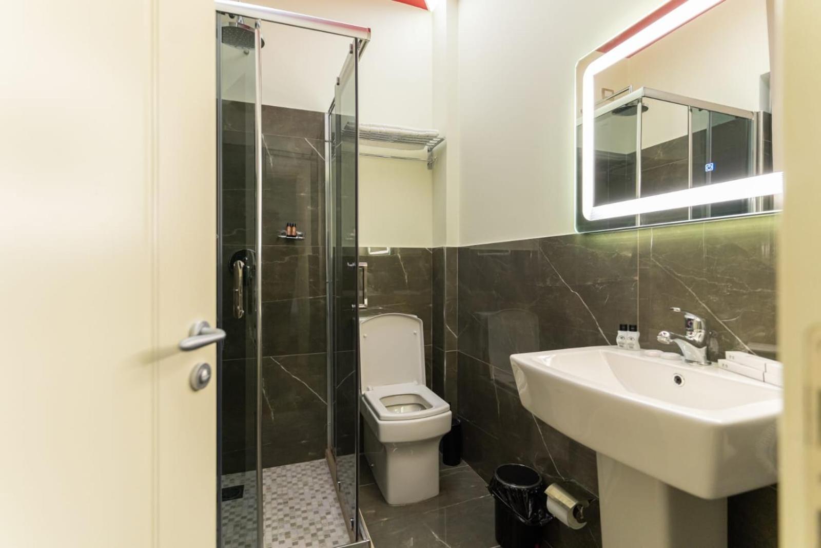 Alko Hotel Shkodër Buitenkant foto