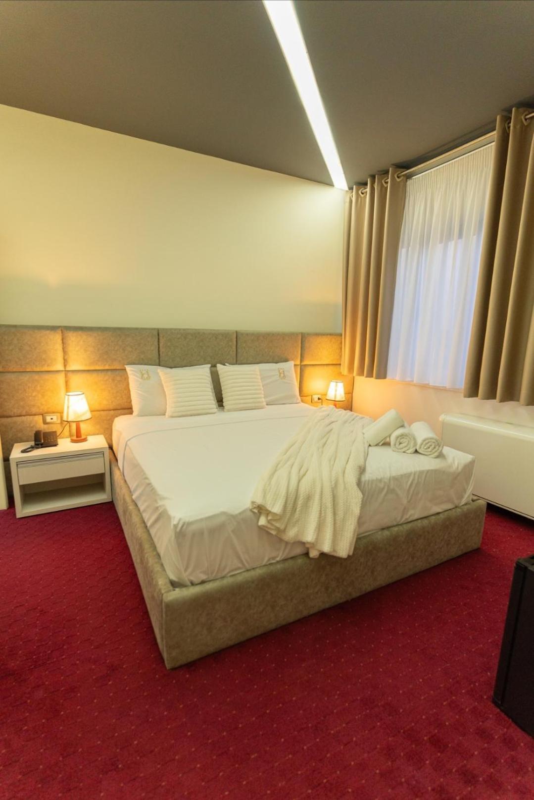 Alko Hotel Shkodër Buitenkant foto