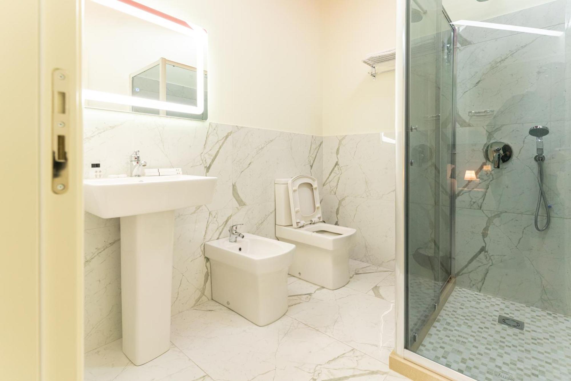 Alko Hotel Shkodër Buitenkant foto