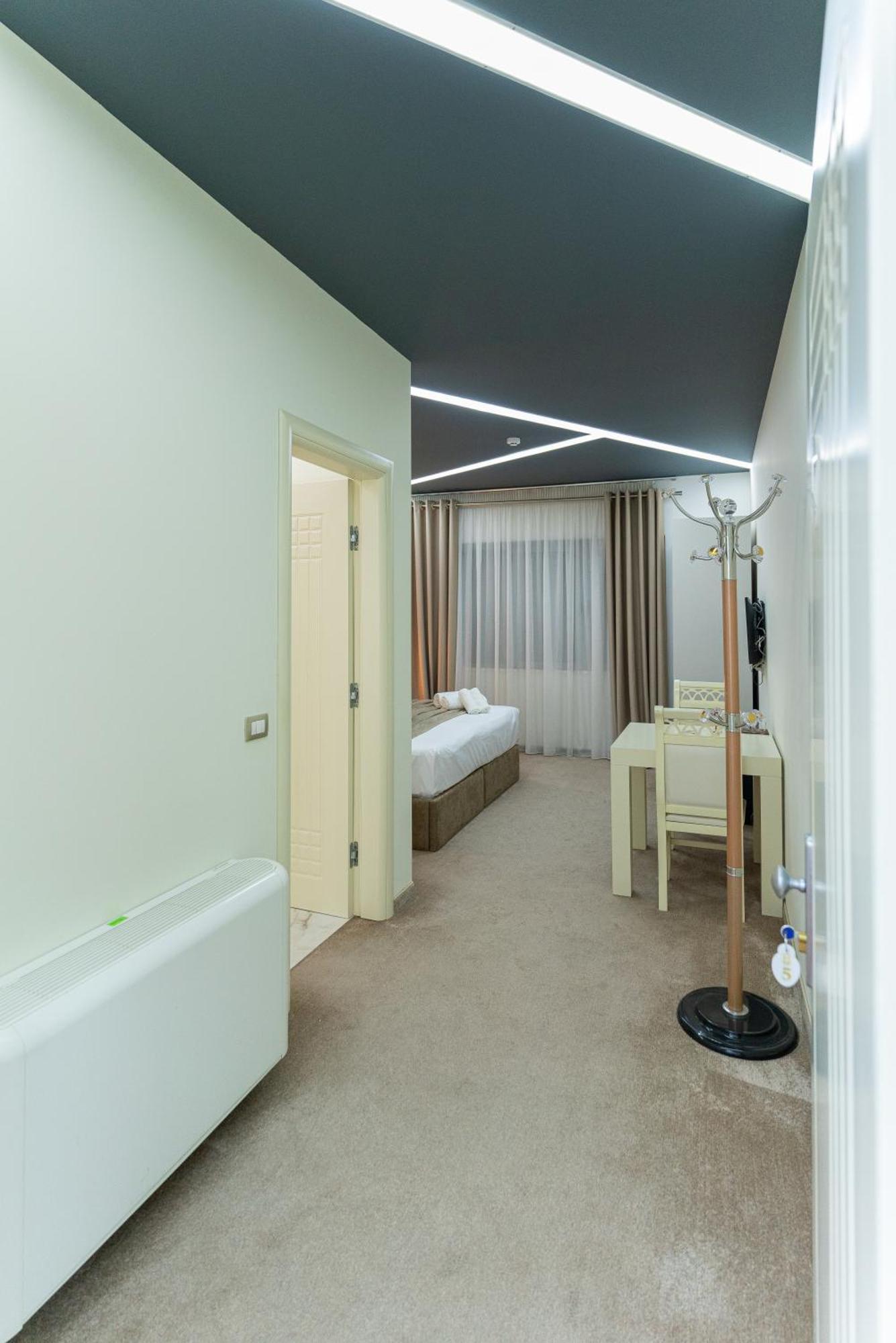 Alko Hotel Shkodër Buitenkant foto
