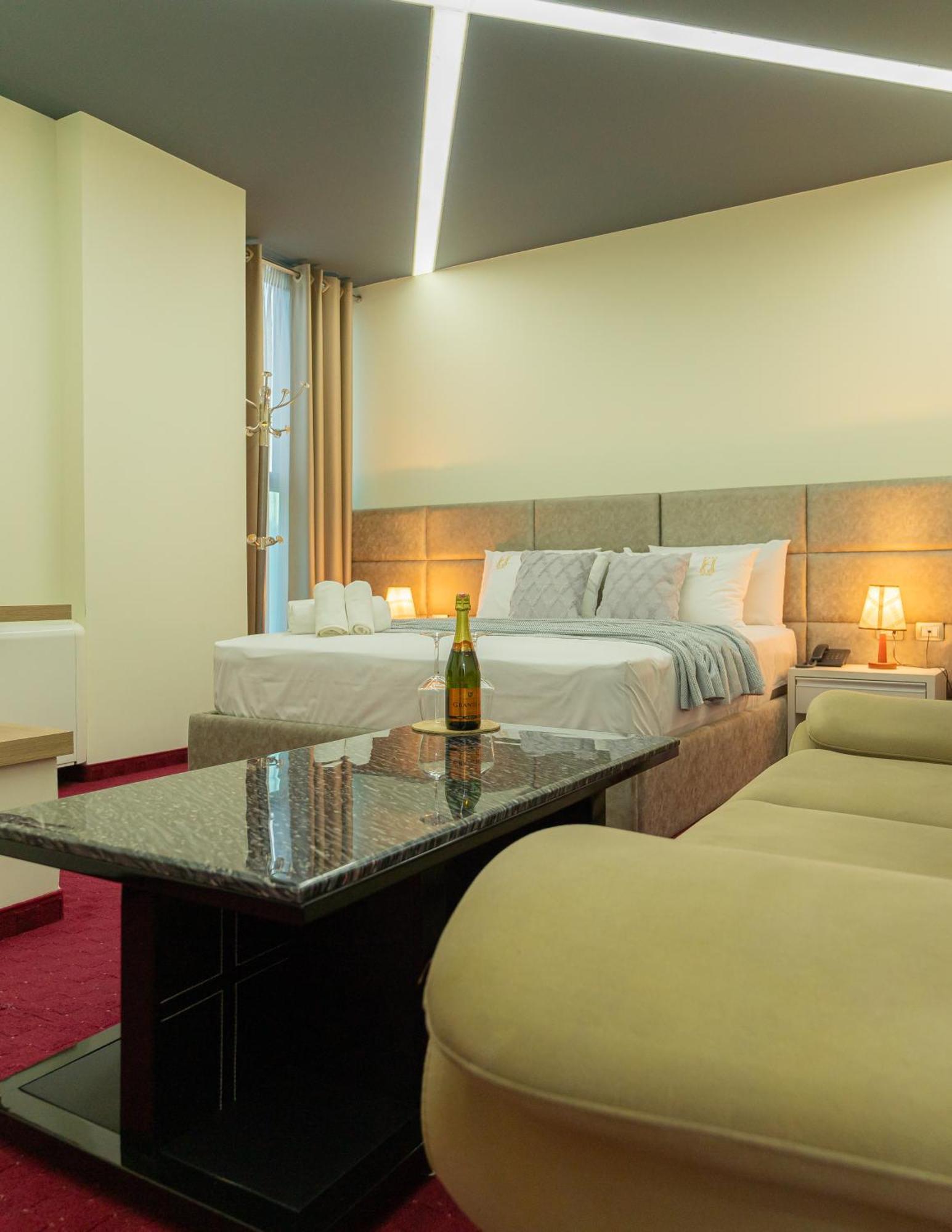 Alko Hotel Shkodër Buitenkant foto