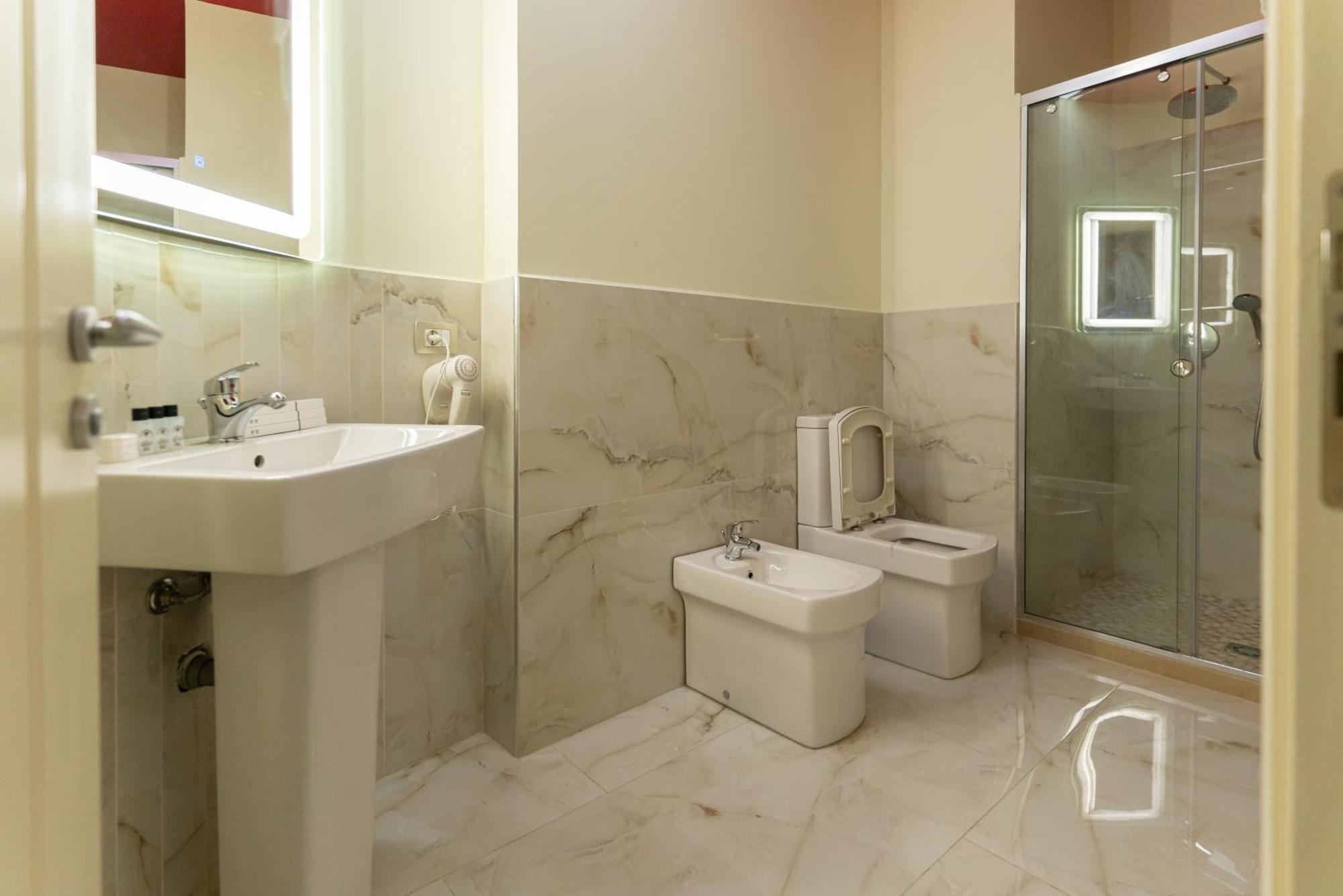 Alko Hotel Shkodër Buitenkant foto