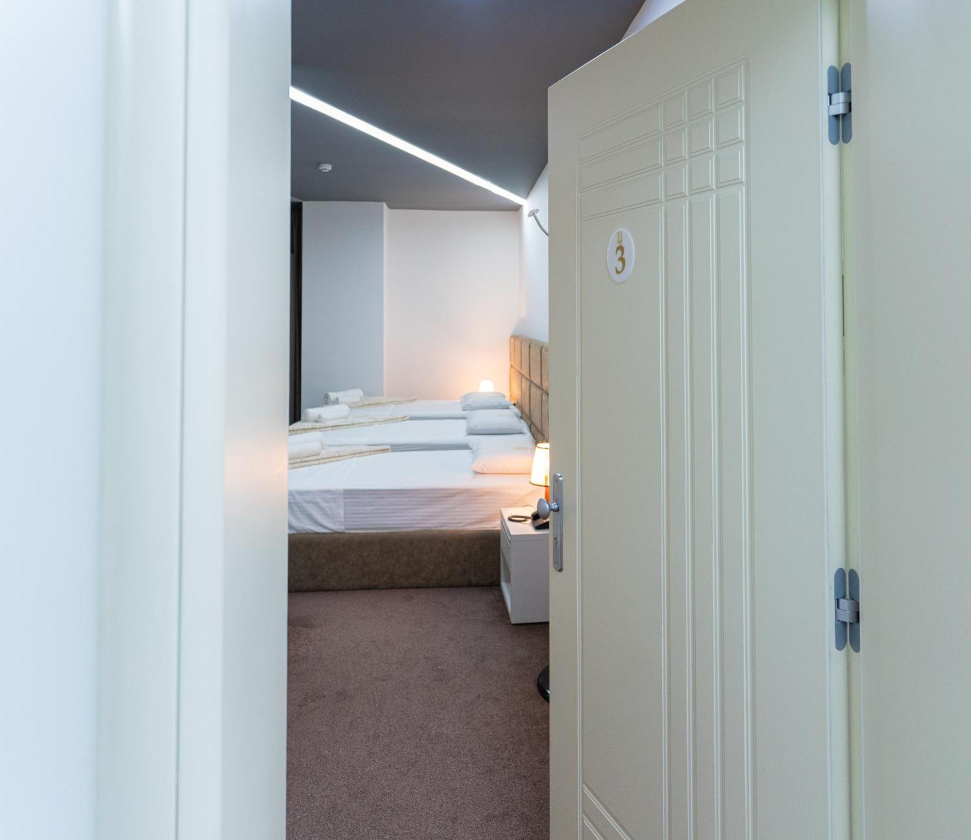 Alko Hotel Shkodër Buitenkant foto