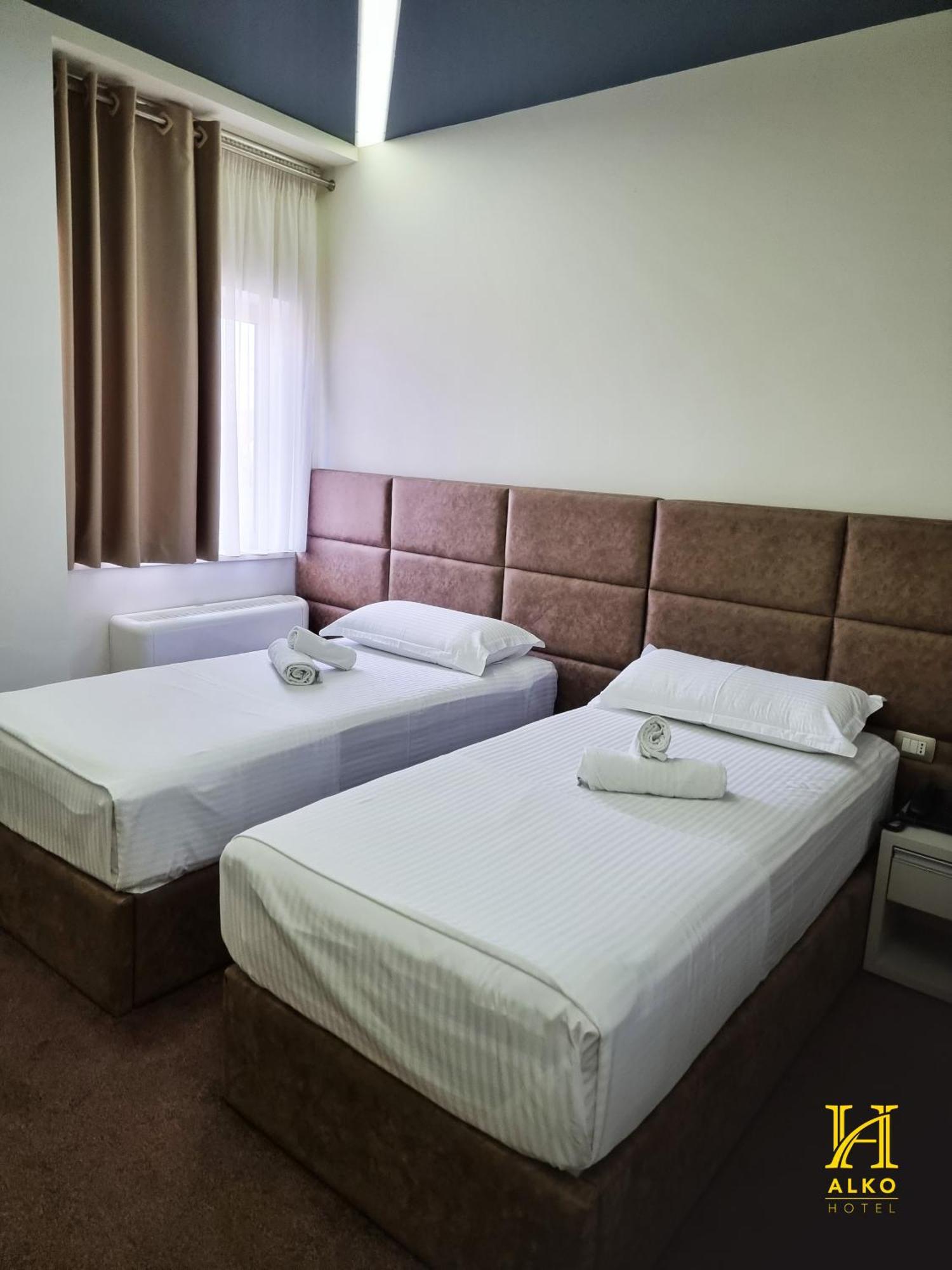 Alko Hotel Shkodër Buitenkant foto