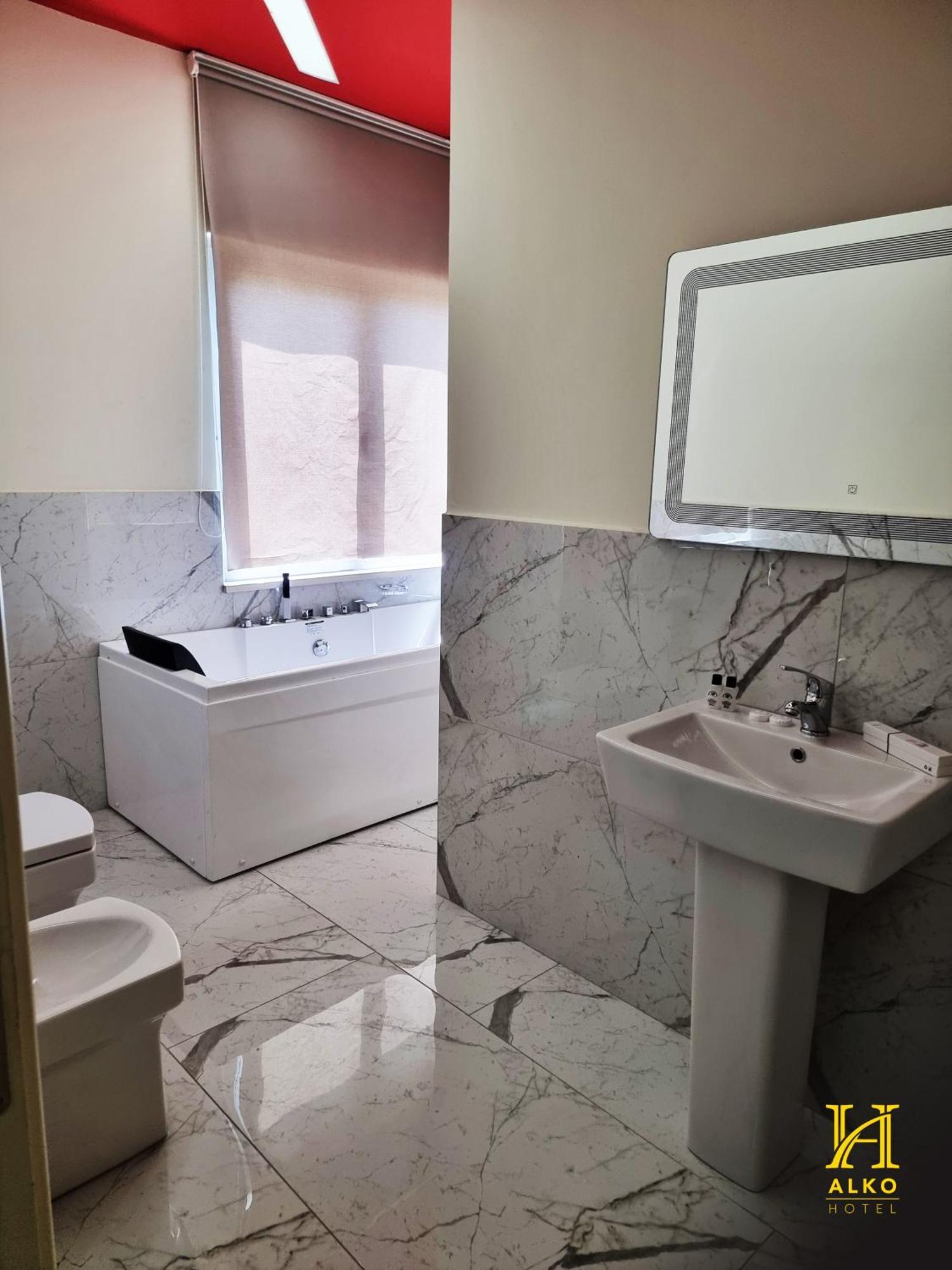 Alko Hotel Shkodër Buitenkant foto